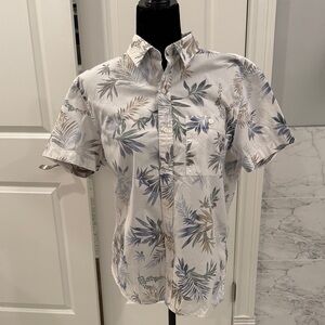 American Eagle Outfitters Men's Leaf Print Shirt